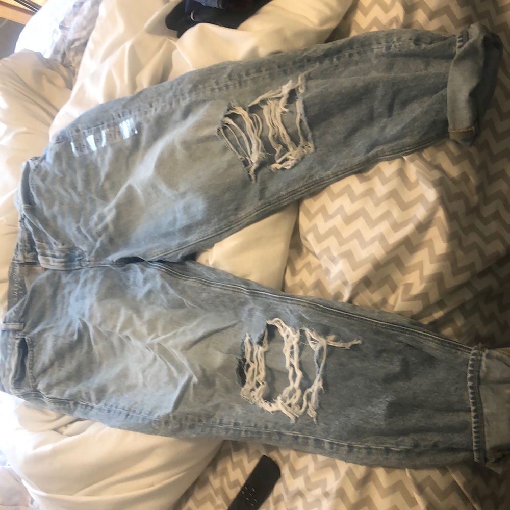 Light washed mom jeans